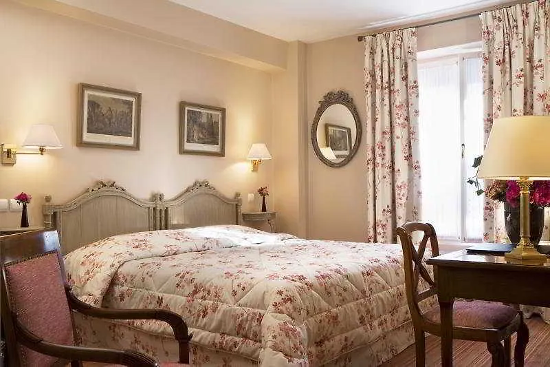 ****  Отель Le Relais Madeleine Париж Франция